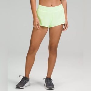 Lululemon hotty hot shorts 2.5 inch